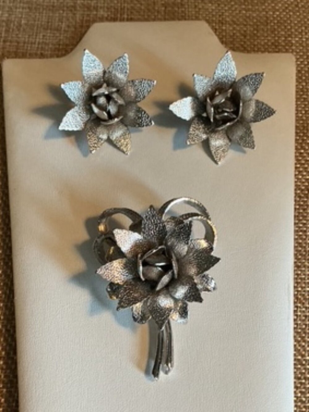 Vintage Floral Design Matching Earrings And Brooch Set